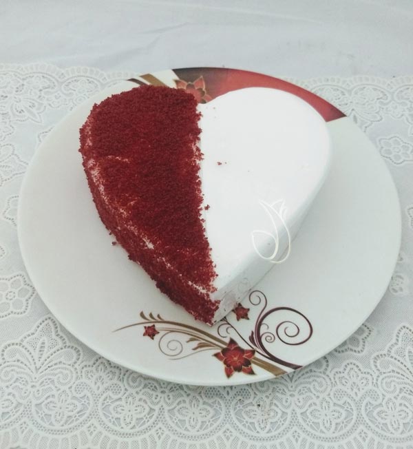 Heartshape Red Velvet Cake