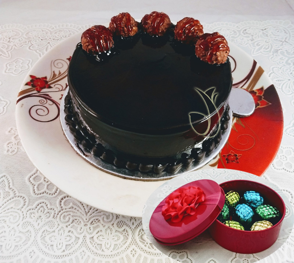 Ferrero Rocher Cake & Hand Made Chocolate Box  (Only For Delhi)