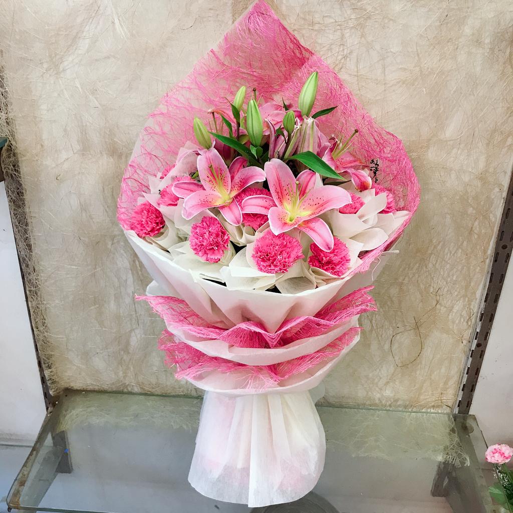Oriental Pink Lily & Pink Carnation