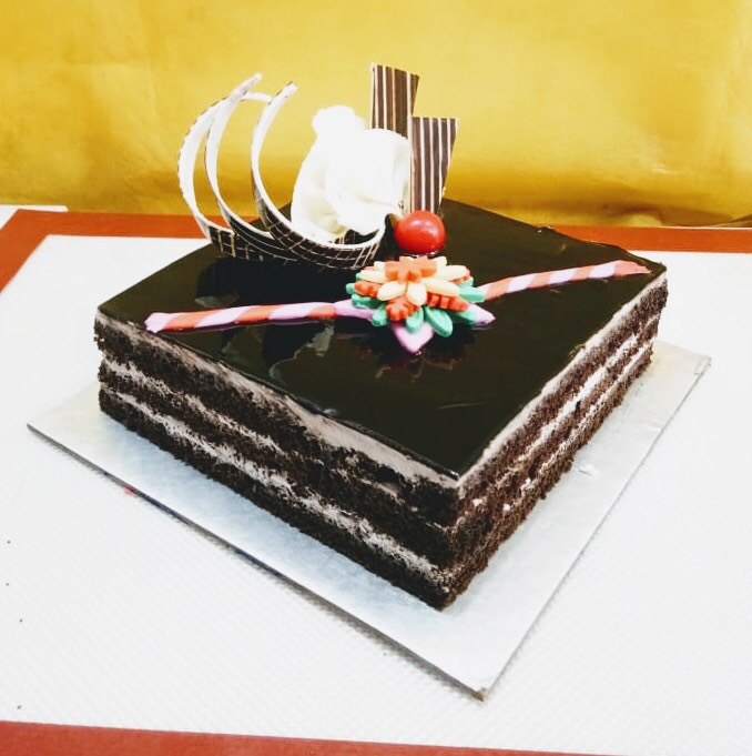 Chocolate Square Cake (Less Creamy)